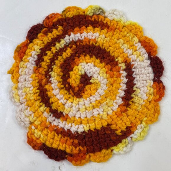 Set of 3 Vintage Handmade Crocheted Orange Brown Spiral Scalloped Edge Coasters - Picture 4 of 11